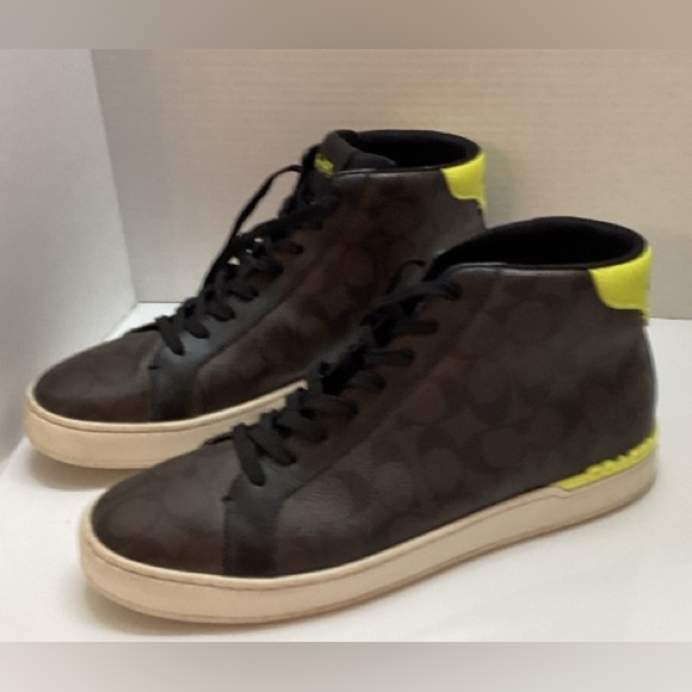 Coach high line/high top sneakers in signature coated canvas Lace up closure
13D